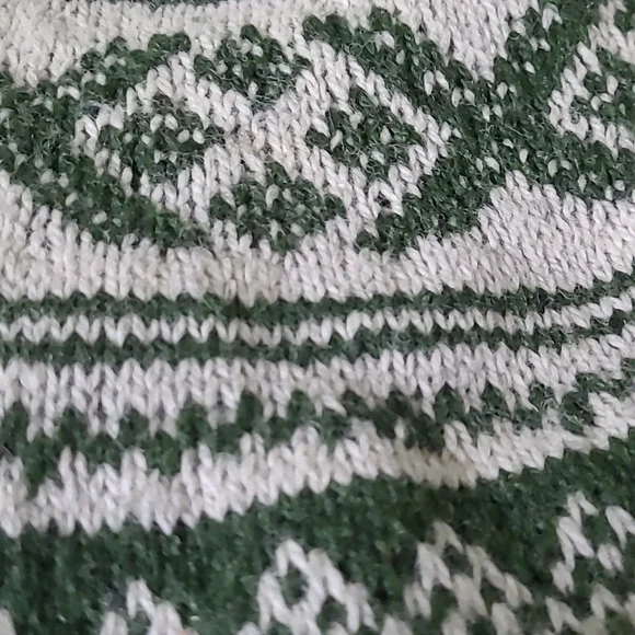 Nordic Hand knit men's sweater in 100% wool